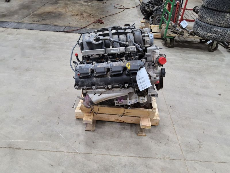2013 Chrysler 300 5.7l Vin T 8th Digit Rwd Used engine 2