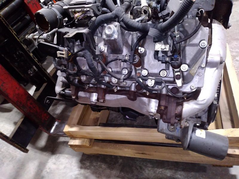 2007 Chevy Silverado 3500 classic 6.6l L6 Diesel Turbocharged Used engine 2