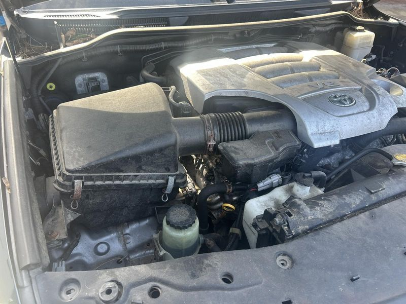 2011 Toyota Land cruiser 5.7l V8 Used engine 2