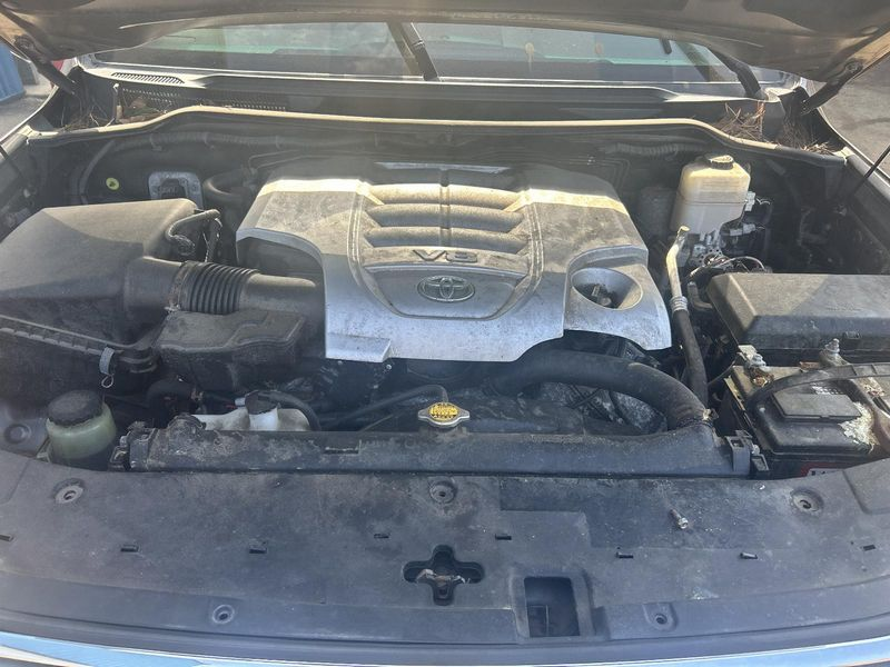 2011 Toyota Land cruiser 5.7l V8 Used engine 3