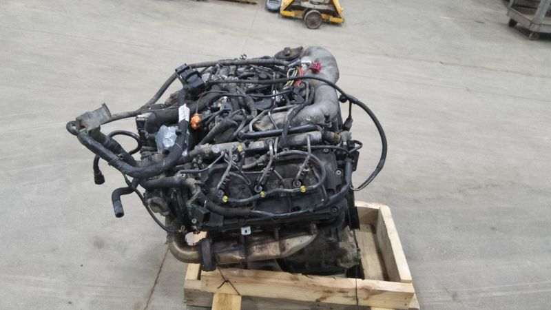 2012 Volkswagen Touareg 3.0l v6 diesel turbocharged Used Engine 2