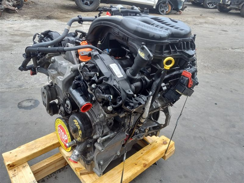 2021 Jeep Cherokee 3.2l Vin X 8th Digit Two Piece Oil Pan Used engine 2