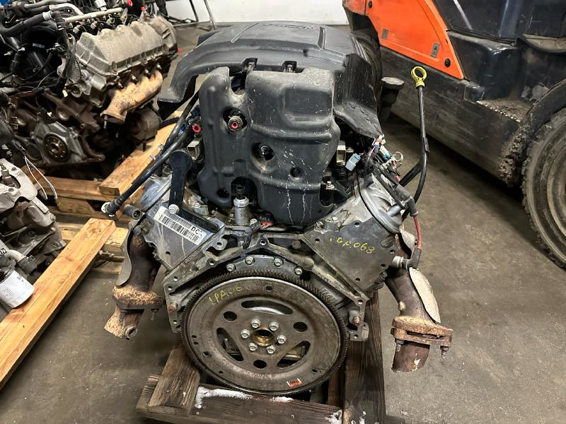 2007 Chevy Suburban 1500 6.0l V8 Used engine 3